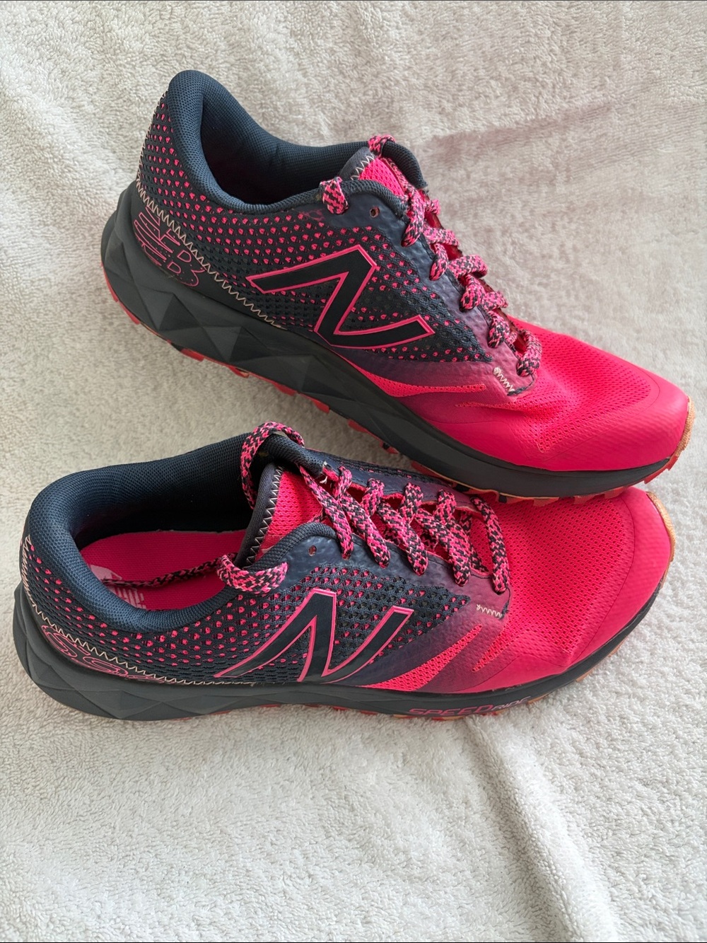 New Balance Speed Ride 690AT All-Terrain trail running shoes Size 9.5 Magenta